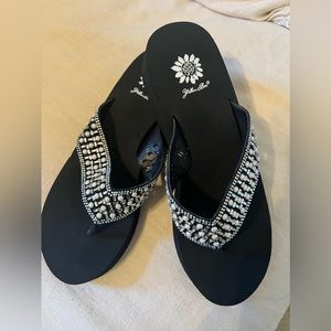 Yellow Box Sandals New Size 11